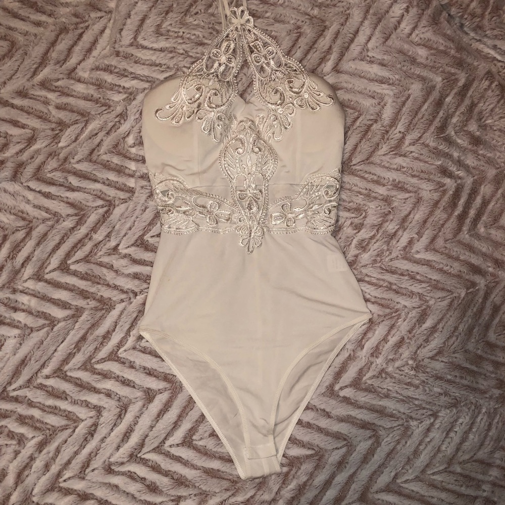WHITE BODYSUIT